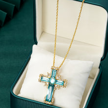 Charger l'image dans la galerie, Collier Croix Émeraude Royale
