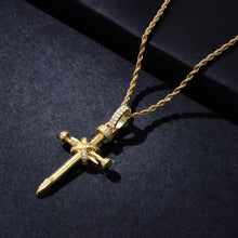 Charger l'image dans la galerie, Collier Croix Épée Royale
