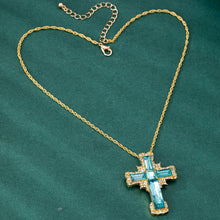 Charger l'image dans la galerie, Collier Croix Émeraude Royale
